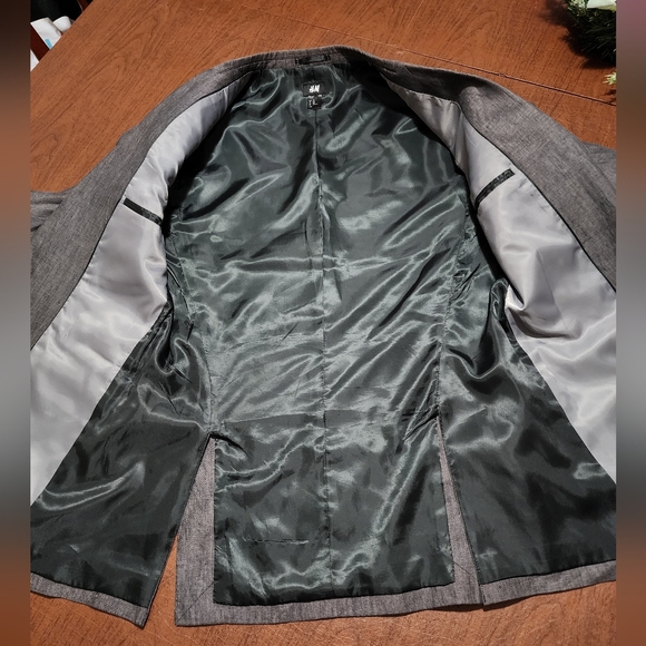 Men's Gray Blazer - Picture 5 of 10